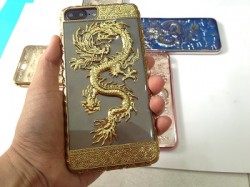 Ốp lưng iPhone 7 Plus rồng vàng phong thủy in nổi